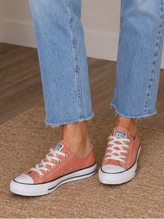 Converse Shoes - 🔥🆕🔥Converse Slip-on Low-Top Sneakers in Dusty Rose